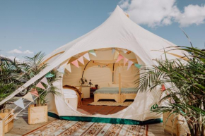 Glampingresort raus am see in Spaden